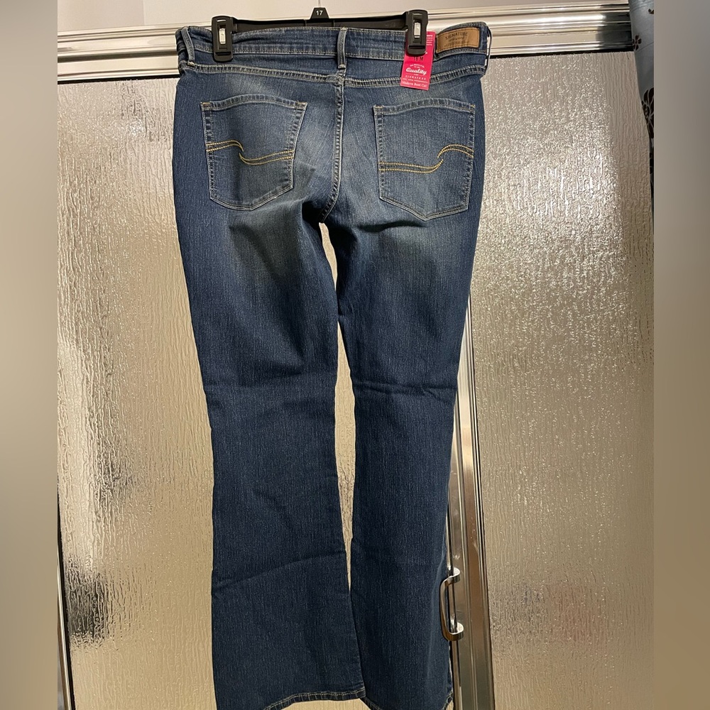 Levi's Women's Boot Cut Jeans in Classic Denim